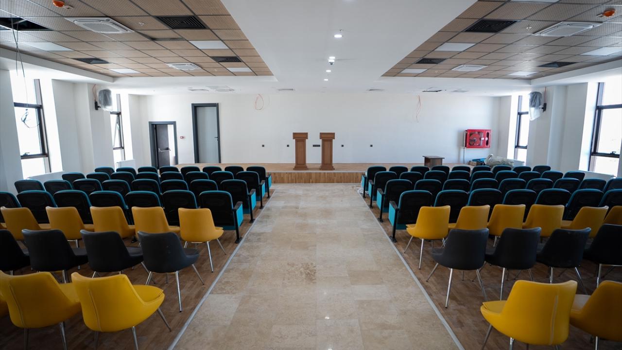 Cem salonu 12 köşeli inşa edildi