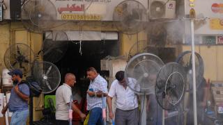 Irak'ın başkenti Bağdat’ta kavurucu sıcaklar ve elektrik kesintileri hayatı zorlaştırıyor