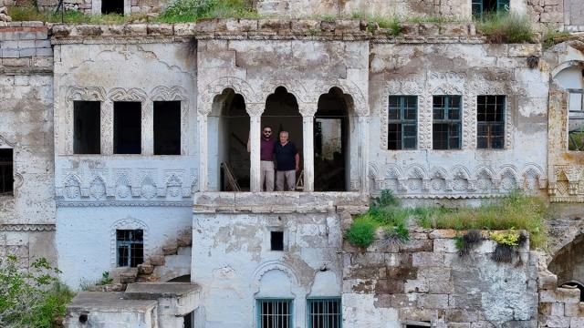 Afet riski nedeniyle boşaltılan köylerini ziyaret edip özlem gideriyorlar