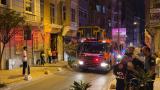 Beyoğlu'nda duvarı çöken bina tahliye edildi