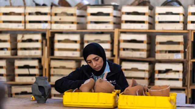 Gazze’de “Miras Bekçileri” savaşın ortasında Filistin kültürünü korumaya çalışıyor