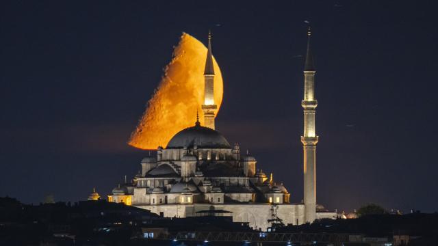 İstanbul'da yarım ay