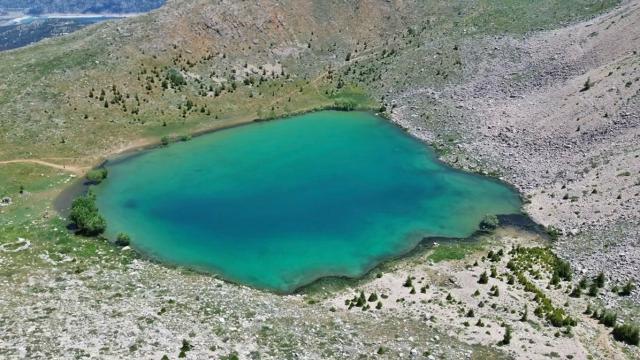Kaş'ta karların erimesiyle yaylalar yeşile büründü