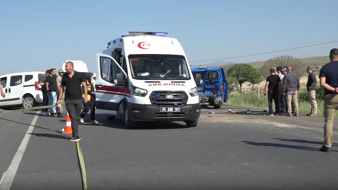 Hafif ticari araç, park halindeki askeri araca çarptı: 1 şehit, 5 yaralı