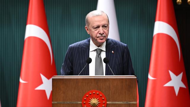 Cumhurbaşkanı Erdoğan'dan vefat eden hattat Yusuf Tavaslı için başsağlığı mesajı