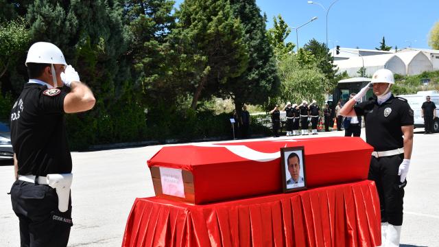 Bilecik'te Görev Başında Kalp Krizi Geçiren Polis Memuru Murat Bayırlı Son Yolculuğuna Uğurlandı