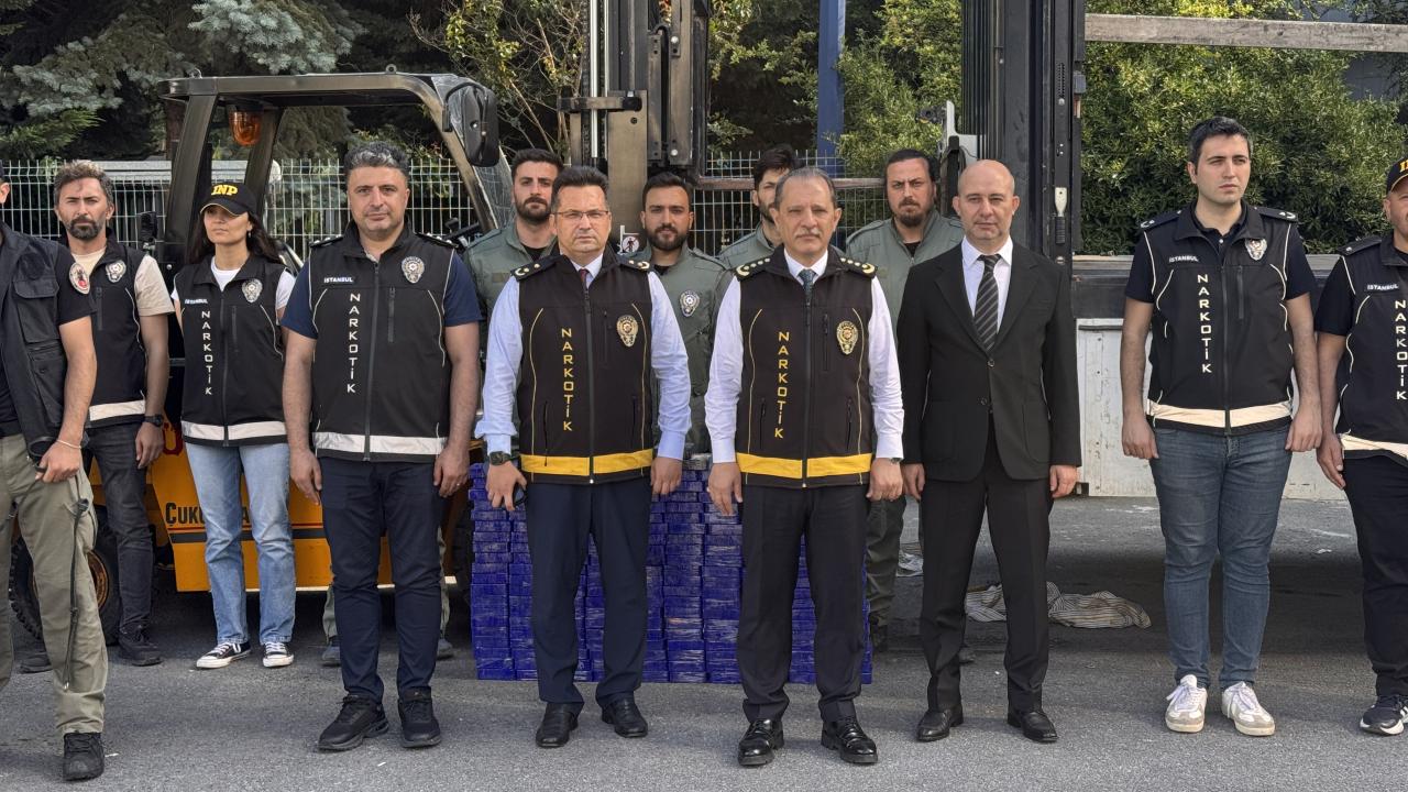 İstanbul’da bir tırda yaklaşık 130 kilogram uyuşturucu ele geçirildi