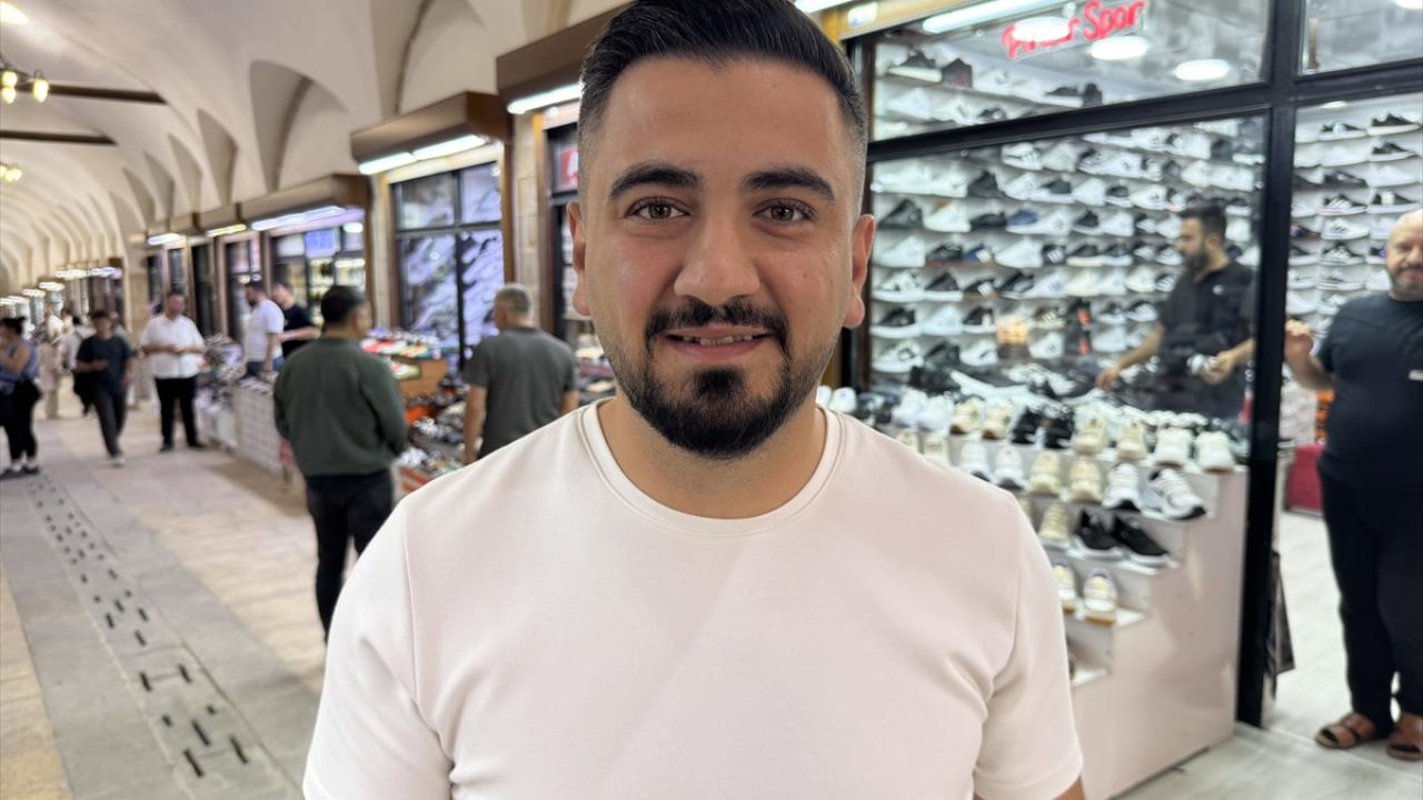 Esnaf yeni iş yerlerinden memnun