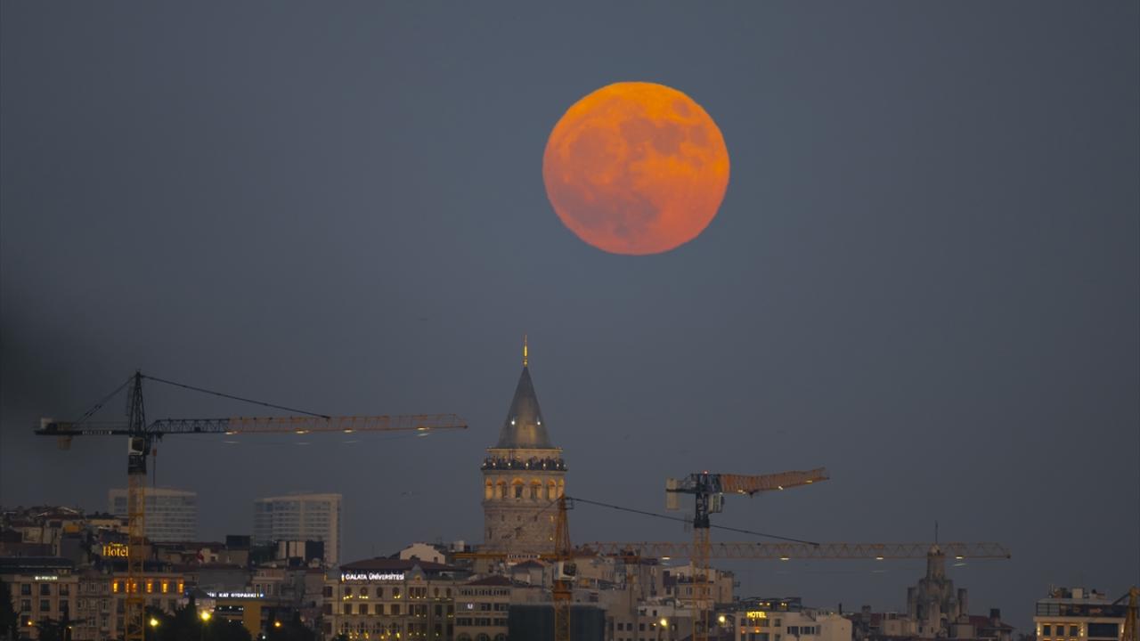 İstanbul`da dolunay