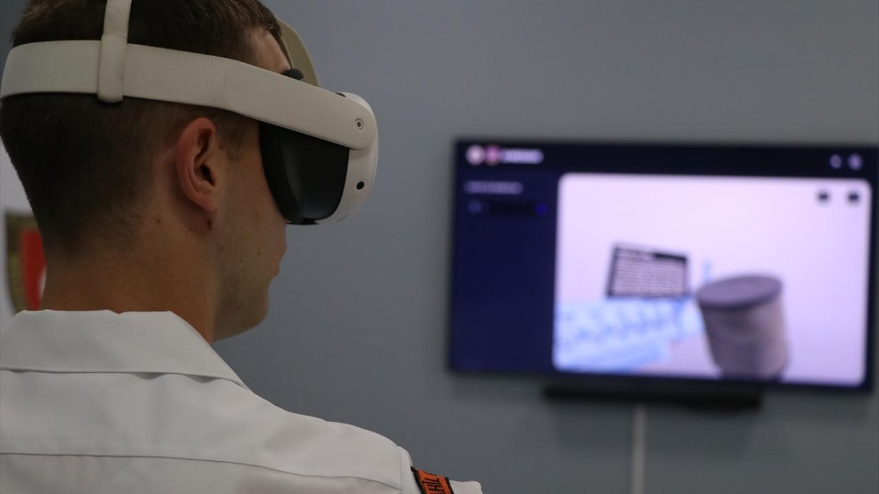 Sanal gerçeklik dershanelerinde VR gözlüklerle eğitim veriliyor