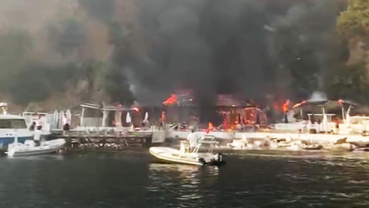 Büyükada'da plajda yangın çıktı