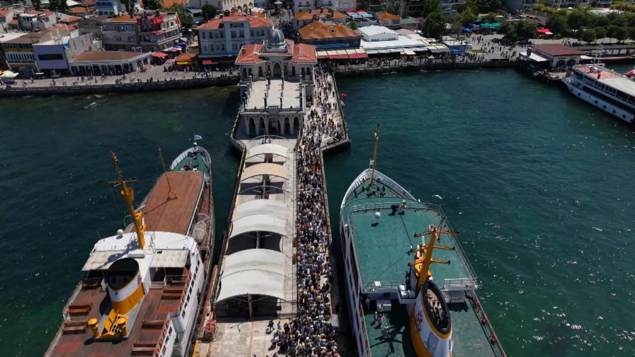 Büyükada'ya ziyaretçi akını