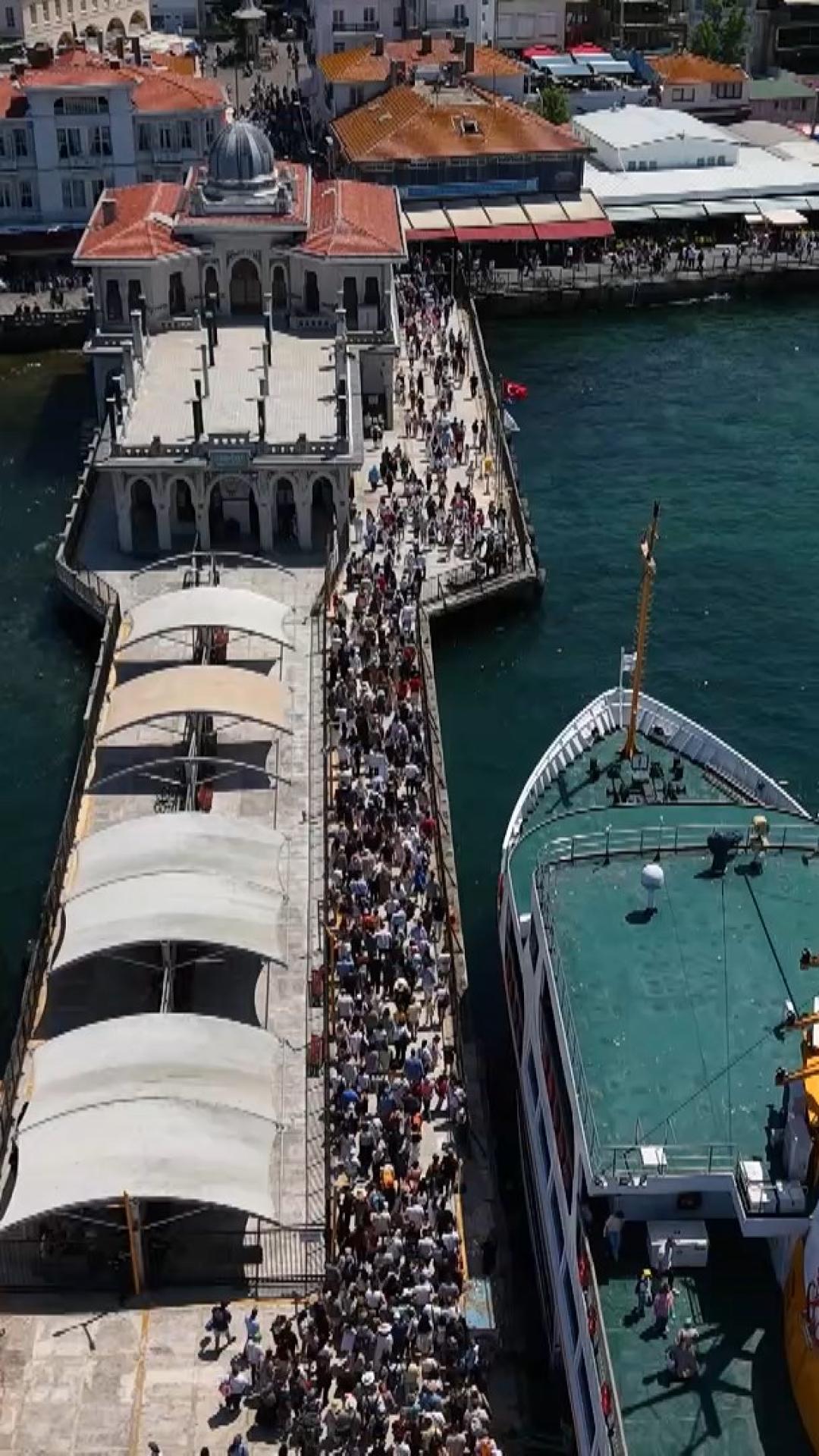 Büyükada'ya ziyaretçi akını