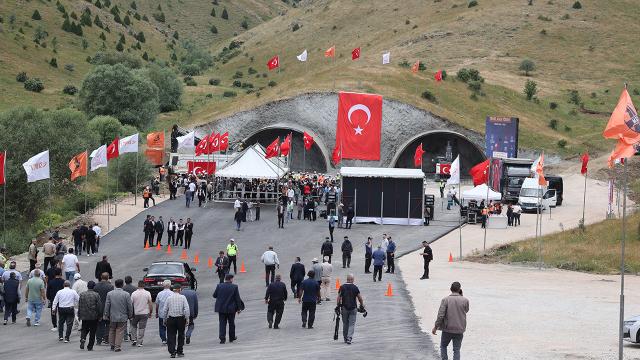 Çamlıbel Tüneli yılda 371 milyon lira tasarruf sağlayacak haber görseli