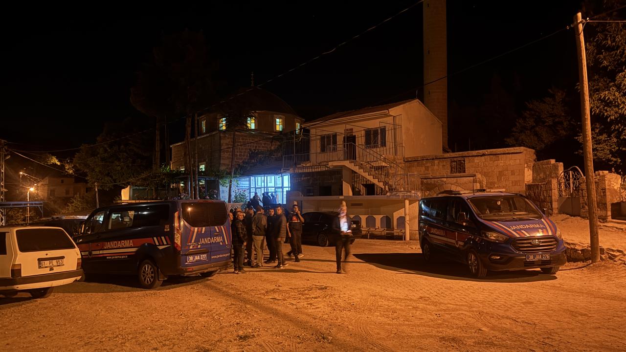 Kayseri’de bıçaklı saldırıya uğrayan 2 kişi öldü