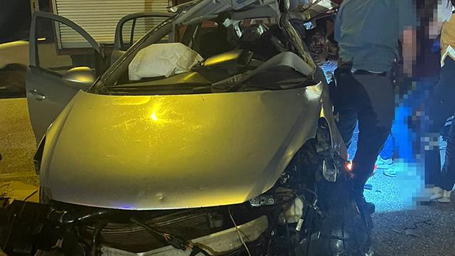 Otomobil ile hafif ticari araç çarpıştı: 1 ölü, 6 yaralı