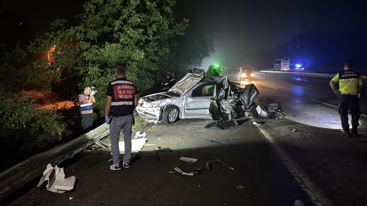 Tır arızalanan otomobile çarptı: 1 ölü
