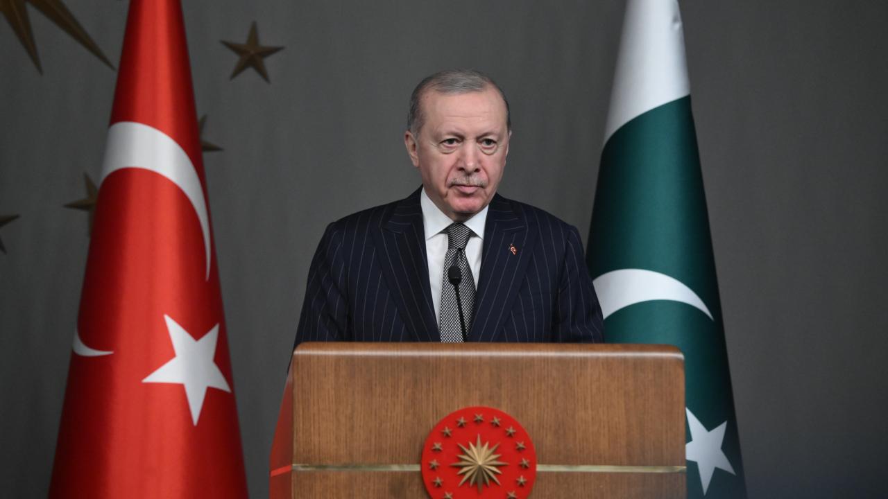 "Savaş bağımlısı İsrail'e fırsat verilmemeli"