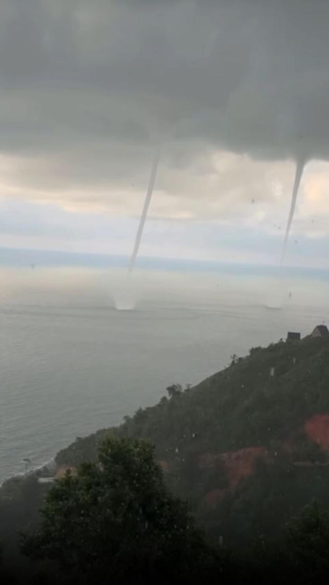 Rize'de denizde aynı anda iki hortum çıktı