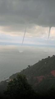 Rize'de denizde aynı anda iki hortum çıktı