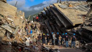 Venezuela'daki depremlerde enkaz yığınına dönen mahalleler felaketin dehşetini gözler önüne seriyor
