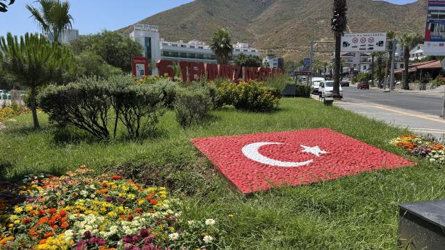 Marmaris'te hain darbecilerin saldırdığı oteldeki izler muhafaza ediliyor haber görseli