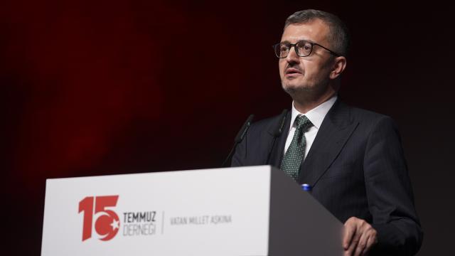 İletişim Başkanı Duran: FETÖ, faaliyet gösterdiği her ülke için açık bir tehdittir haber görseli
