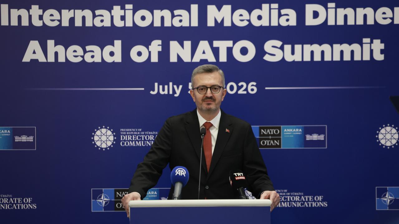 İletişim Başkanı Duran, NATO Zirvesi öncesi basın mensuplarıyla yemekte buluştu