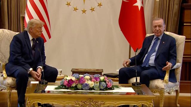 Trump: Türkiye'ye tüm yaptırımları kaldıracağız haber görseli