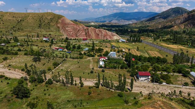 Renklerin buluştuğu adres: Gökkuşağı Tepeleri