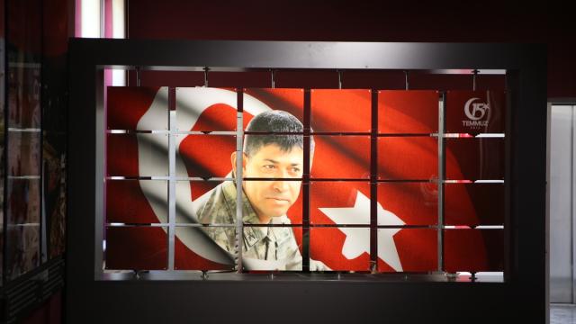 15 Temmuz kahramanı şehit Halisdemir'in anıları memleketindeki kültür merkezinde yaşatılıyor