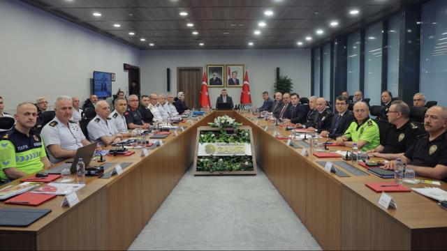 İçişleri Bakanlığı'nda NATO Zirvesi öncesinde alınan tedbirler değerlendirildi haber görseli