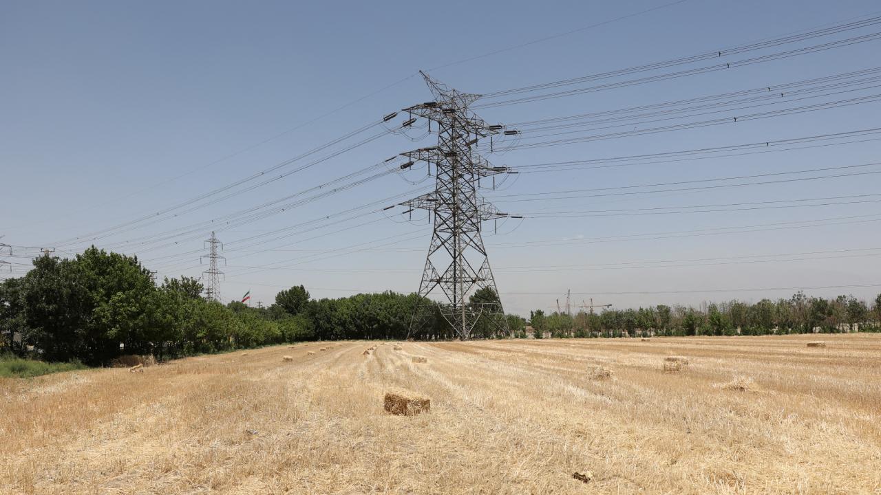 İran’da sanayiye yönelik elektrik kesintisi haftada 2 güne çıkarıldı