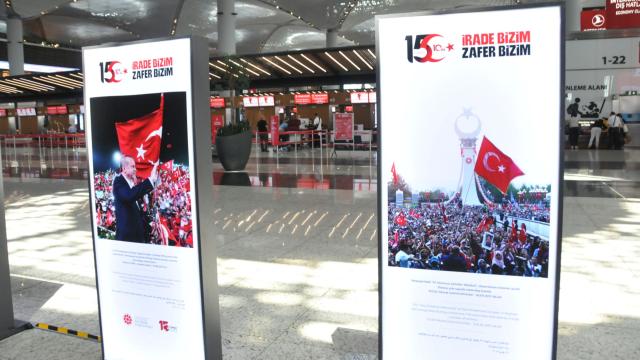 İstanbul Havalimanı'nda 'Hafıza ve Hatıra 15 Temmuz' fotoğraf sergisi açıldı haber görseli