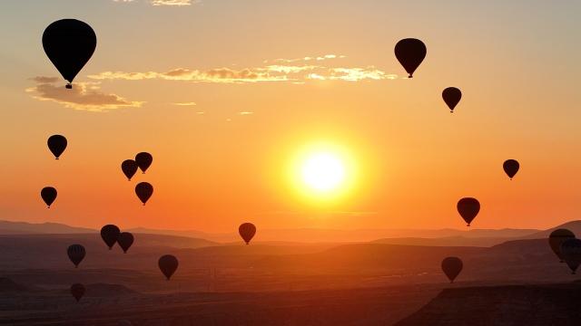 Kapadokya, eşsiz gün batımı manzarasıyla dünyada ilk sırada haber görseli