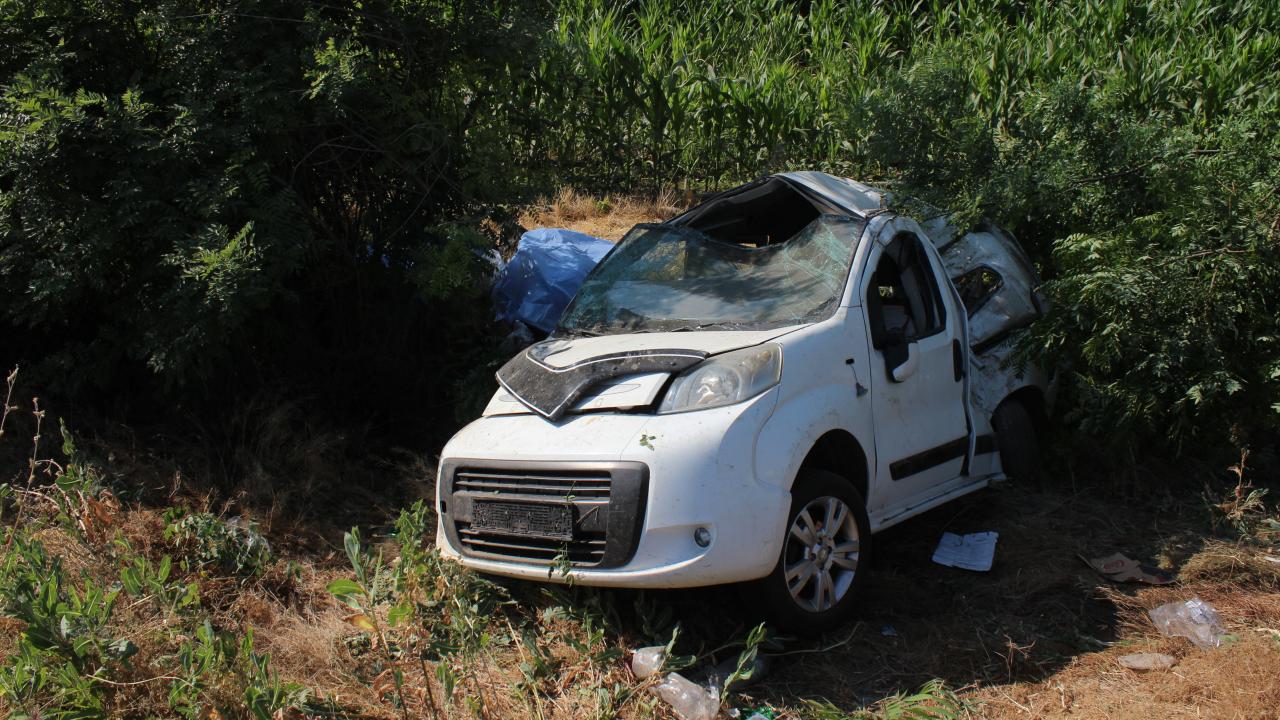 Aksaray'da düğünden dönen aile kaza yaptı: 3 ölü, 1 yaralı