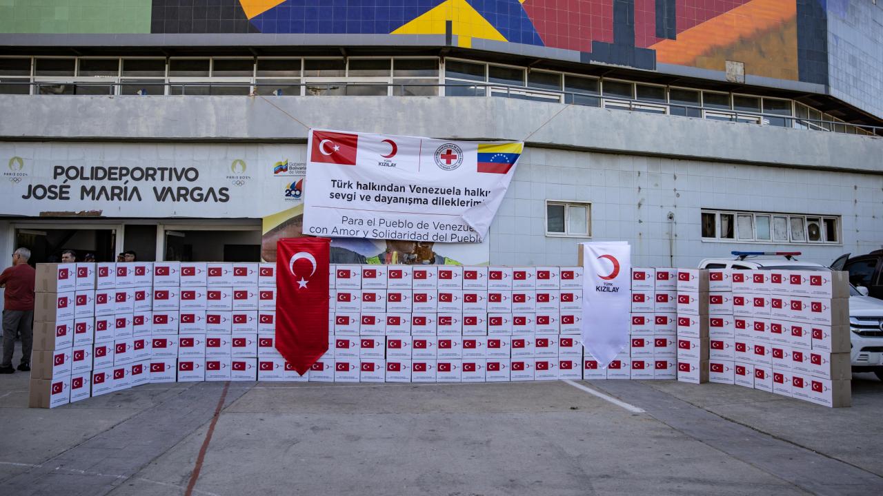 Türk Kızılay, Venezuela'da 1000 hijyen seti dağıttı