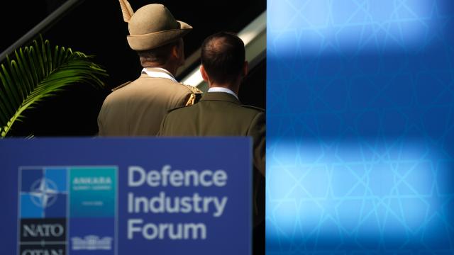 NATO Zirvesi kapsamında 'Askeri Bir Değişken Olarak Sanayi' paneli düzenlendi haber görseli