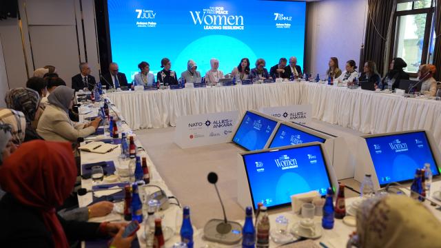 NATO Zirvesi'nde kadın liderliği uluslararası gündeme taşındı haber görseli