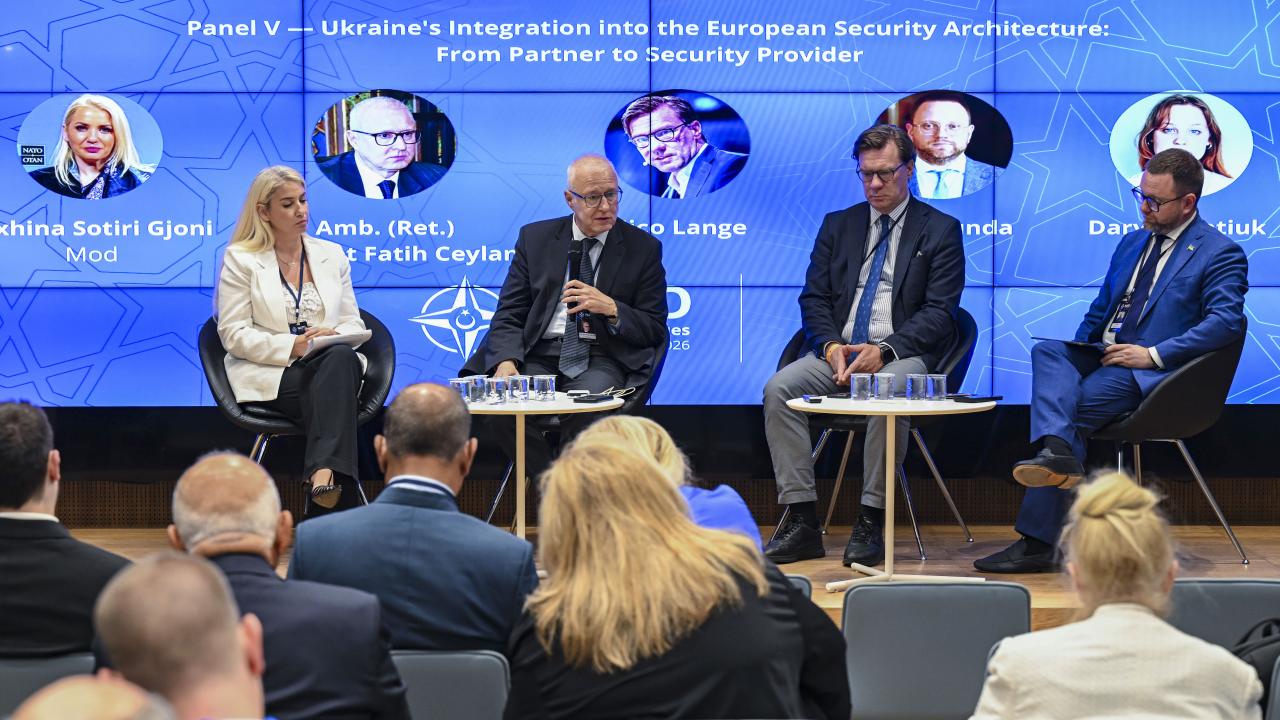 NATO Zirvesi Diyalogları kapsamında Ukrayna'nın Avrupa güvenliğine entegrasyonu konuşuldu