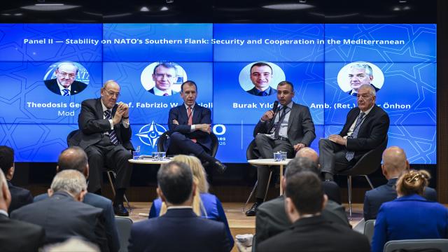 'NATO'nun Güney Kanadında İstikrar' konulu panel düzenlendi haber görseli