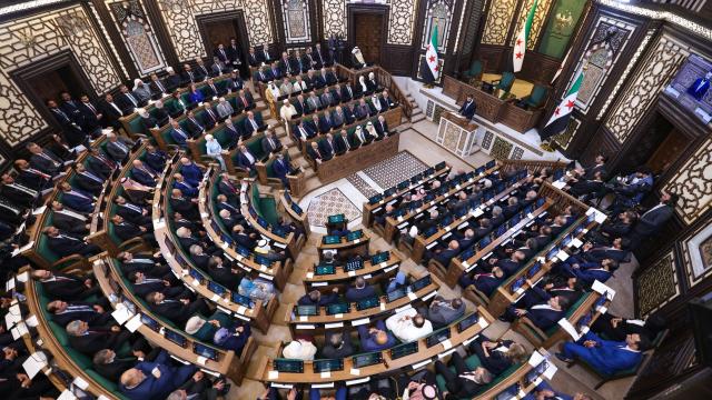 Suriyede Esad rejiminin devrilmesinin ardından ilk Halk Meclisi oturumu yapıldı haber görseli