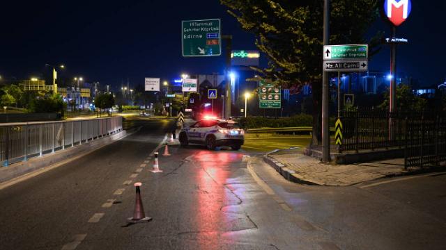 15 Temmuz Şehitler Köprüsü anma etkinlikleri için trafiğe kapatıldı haber görseli