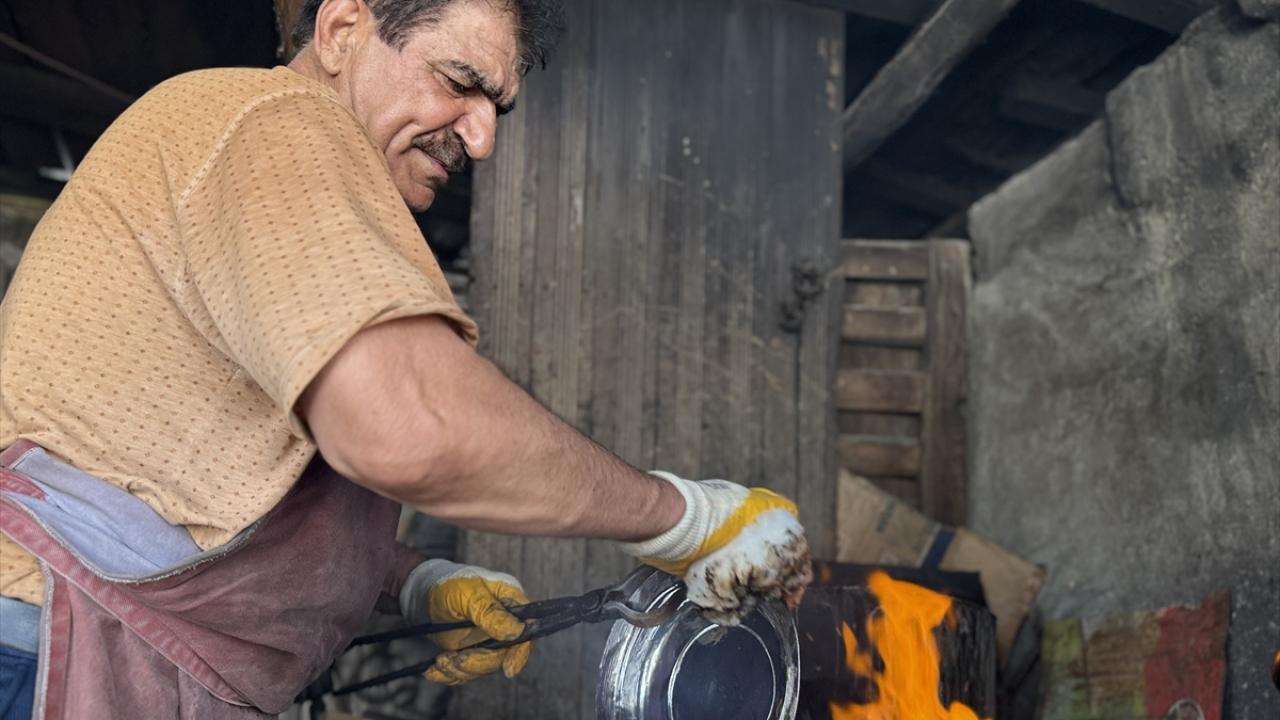 7 çocuğunu kalaycılıkla büyüttü