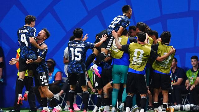 Dünya Kupası'nda finalin adı: İspanyaArjantin haber görseli