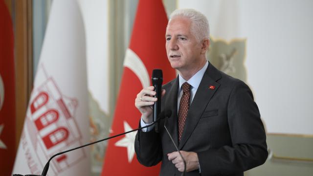 Vali Davut Gül: Türkiye terörle mücadelede en ilkeli davranan ülkelerin başında geliyor haber görseli