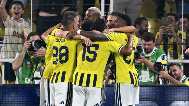 Fenerbahçe, avantajı tek golle elde etti haber görseli
