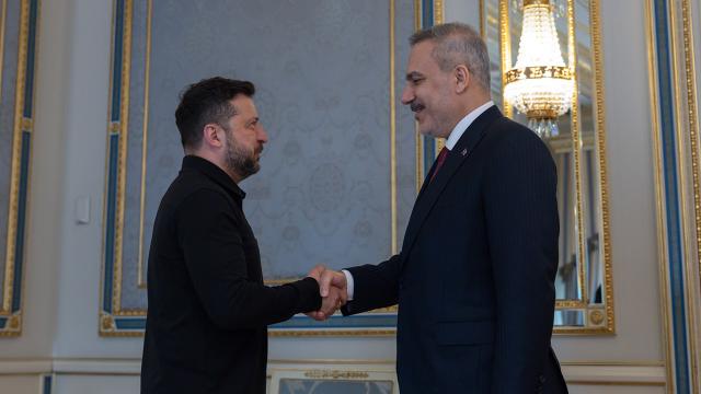 Bakan Fidan, Ukrayna Devlet Başkanı Zelenskiy ile görüştü haber görseli