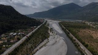 Fransa'nın Var Nehri'nde su seviyesi düştü