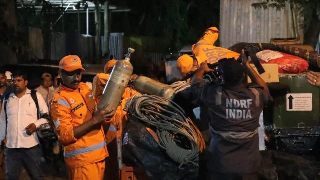 Hindistan'da hidroelektrik projesinin tünelinin çökmesi sonucu 10 kişi öldü haber görseli